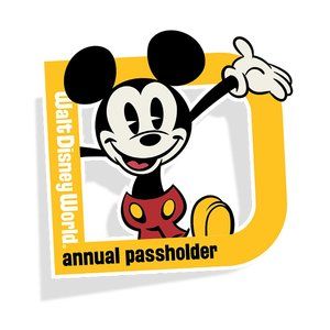 WALT DISNEY WORLD MICKEY MOUSE GOLD YELLOW D 2021 ANNUAL PASSHOLDER MAGNET NEW